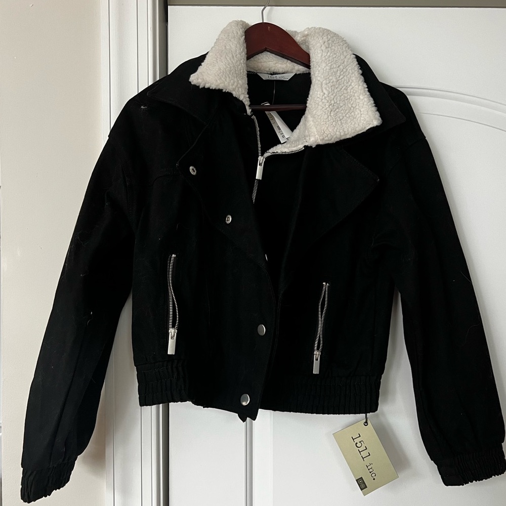 Black Jean Jacket, Womens, Size Medium , Never Worn.